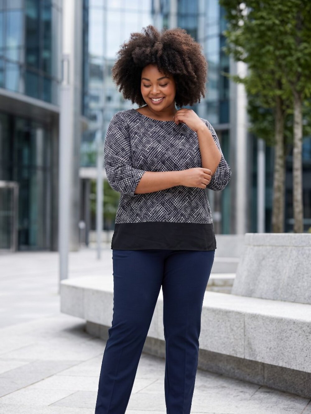 Atmosphere Blouse - Picture 3 of 13
